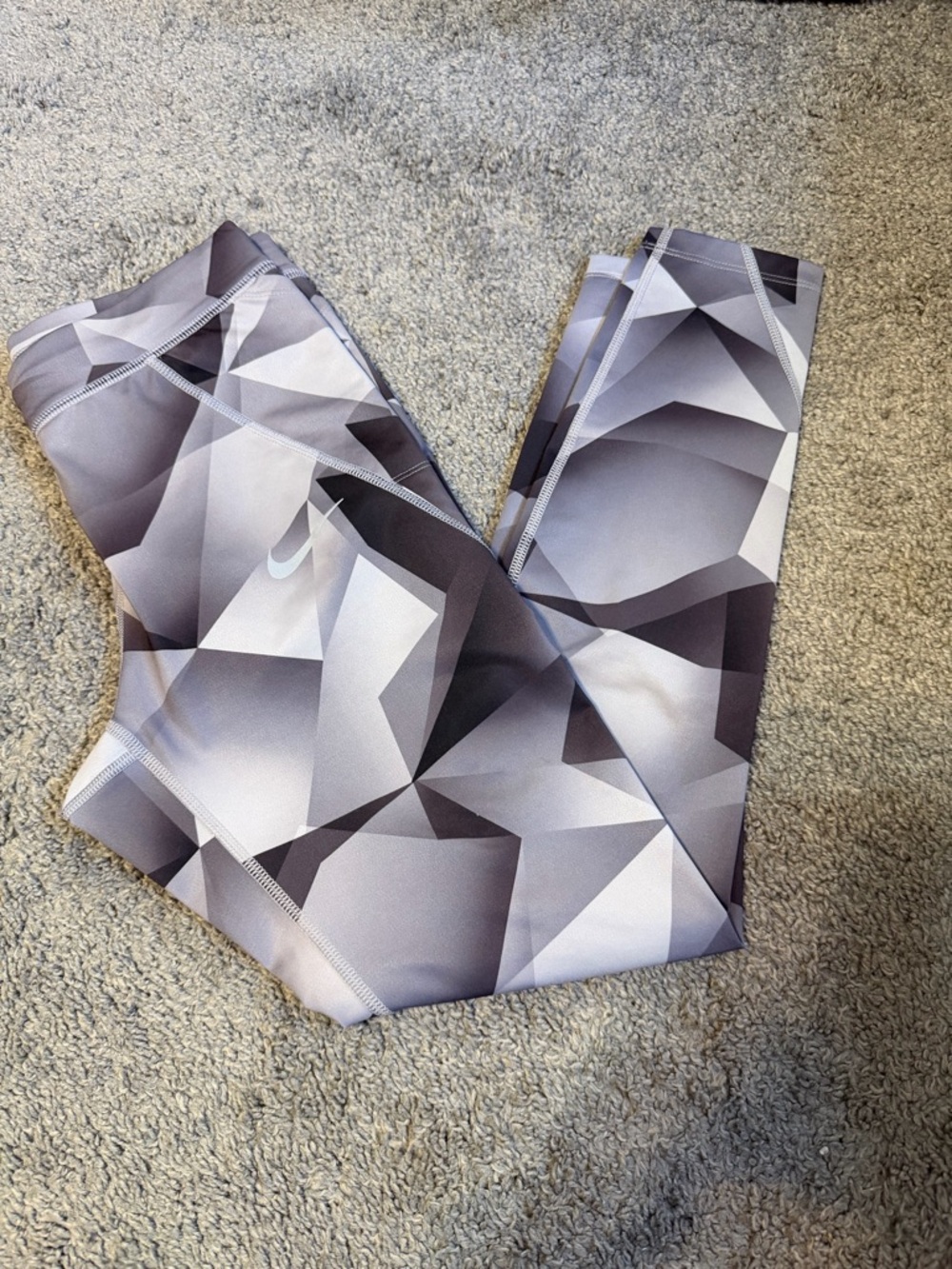 Nike Gray & Black Geometric Performance Leggings